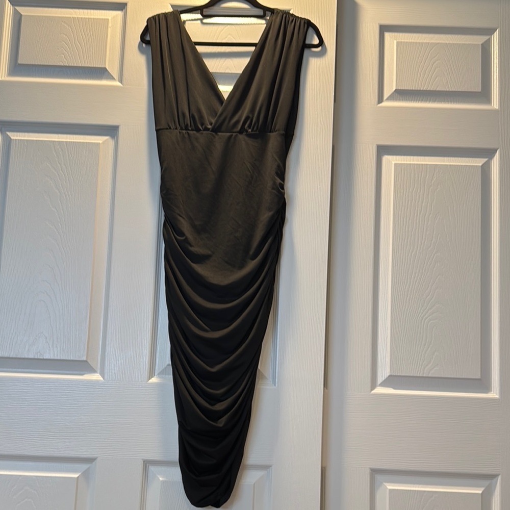 Elegant Black Sleeveless Dress
